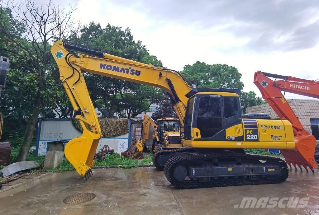 Komatsu PC 220-7 Roomikekskavaatorid