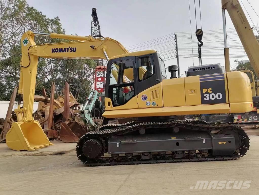 Komatsu PC 300 Roomikekskavaatorid