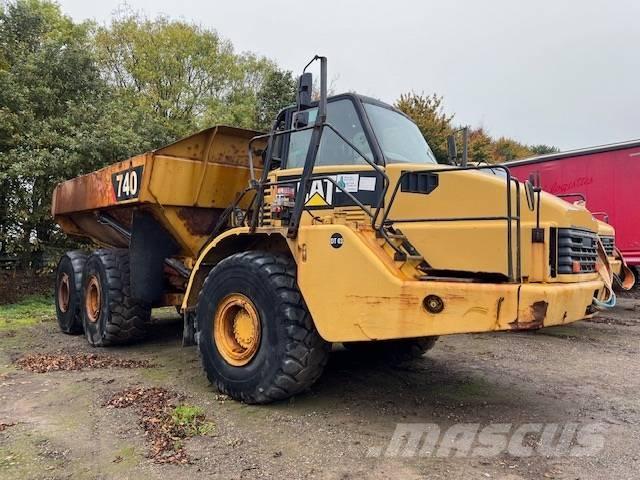 CAT 740 Liigendraamiga pinnaseveokid