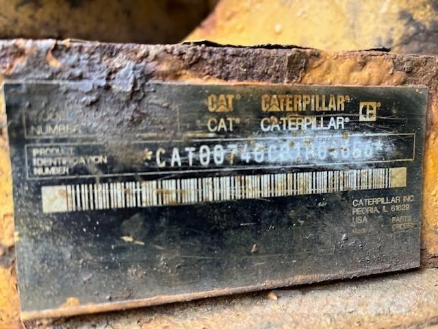 CAT 740 Liigendraamiga pinnaseveokid