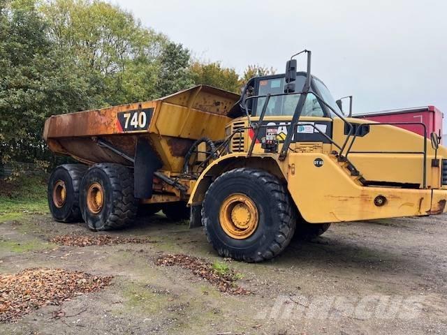 CAT 740 Liigendraamiga pinnaseveokid