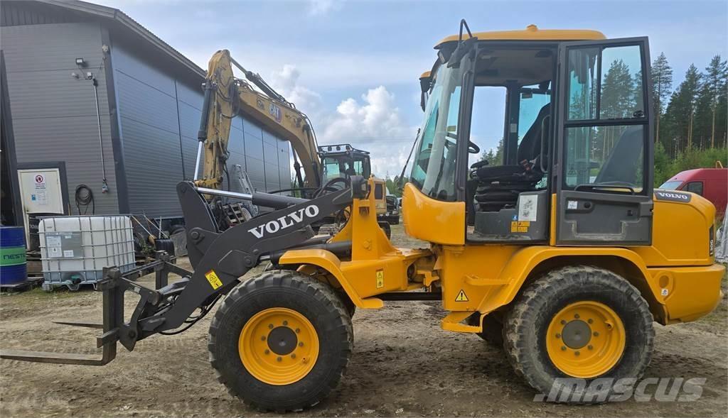 Volvo L30G Rataslaadurid