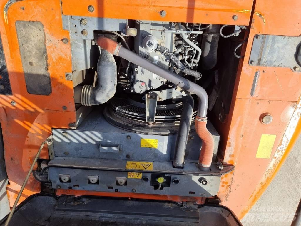 Hitachi ZX 210 LC-3 Roomikekskavaatorid