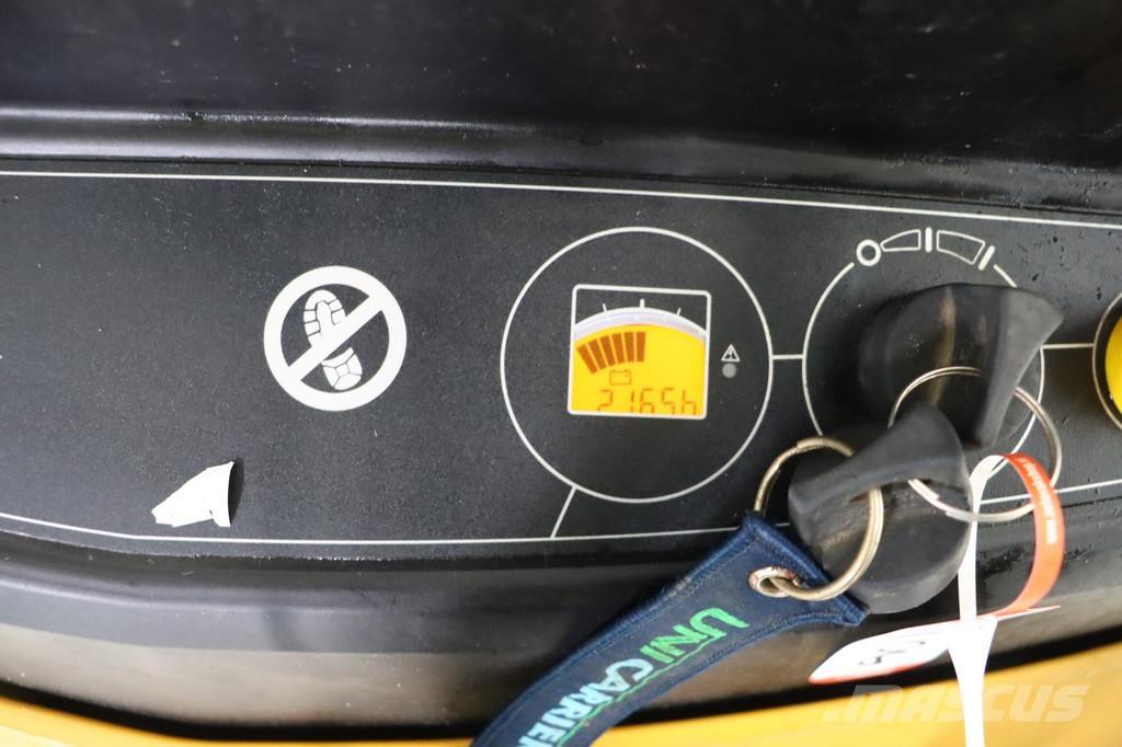 CAT NSP14 Järelkäidavad virnastajad