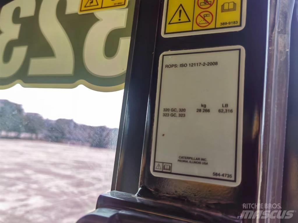 CAT 2022 CAT 323 Ratasekskavaatorid