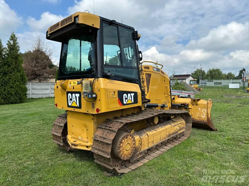 CAT D 4 K 2 XL Buldooserid