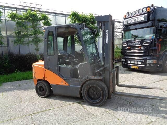 Doosan D35C-7 Diiseltõstukid