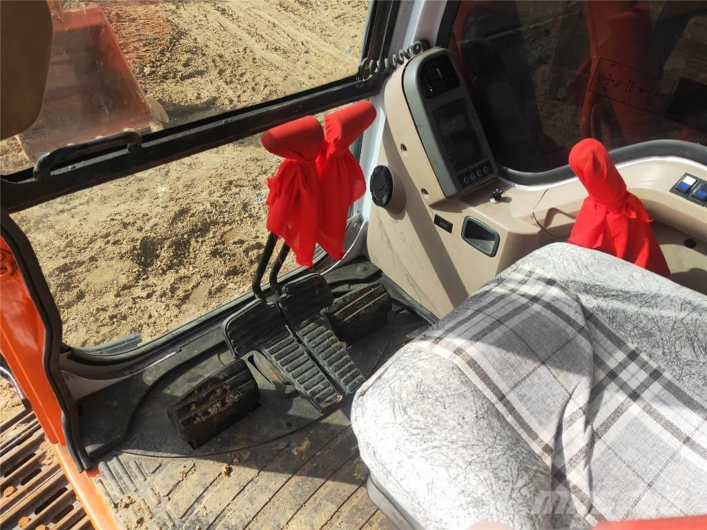 Doosan DH225LC-7 Roomikekskavaatorid