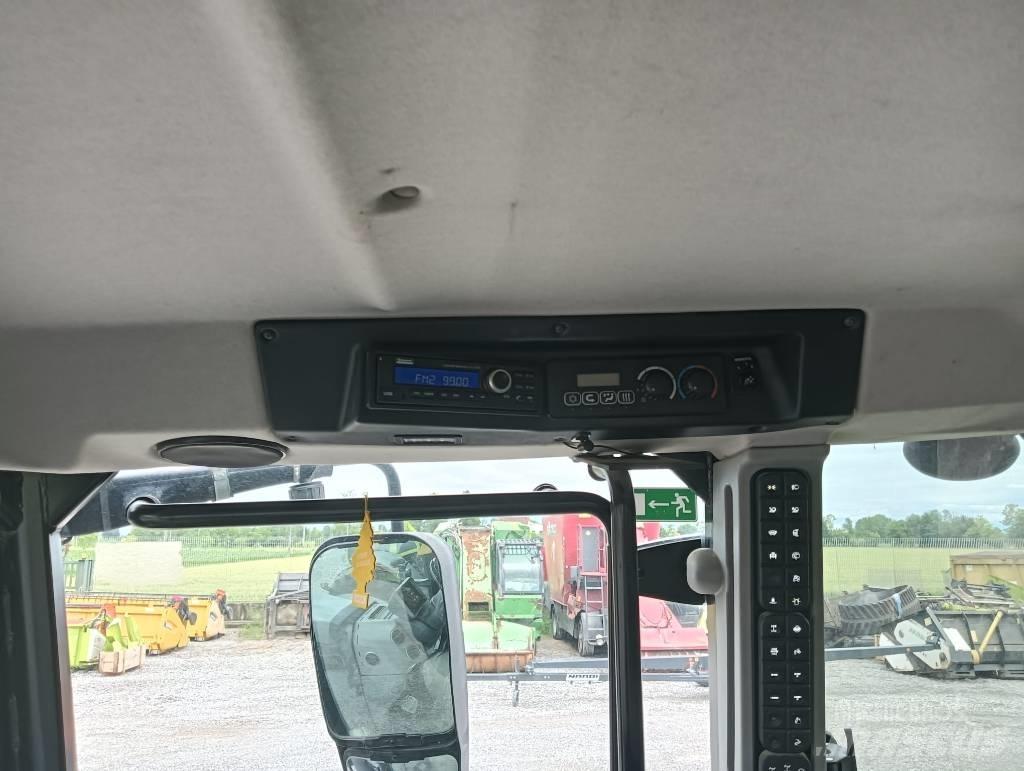 JCB Fastrac 4220 Traktorid