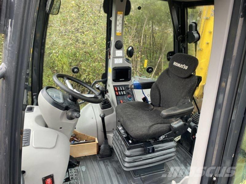 Komatsu WB 93 R-8 Ekskavaatorlaadurid