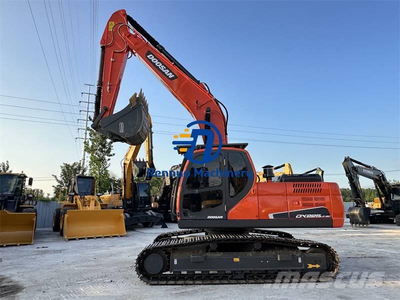 Doosan DX 225 LCA Roomikekskavaatorid