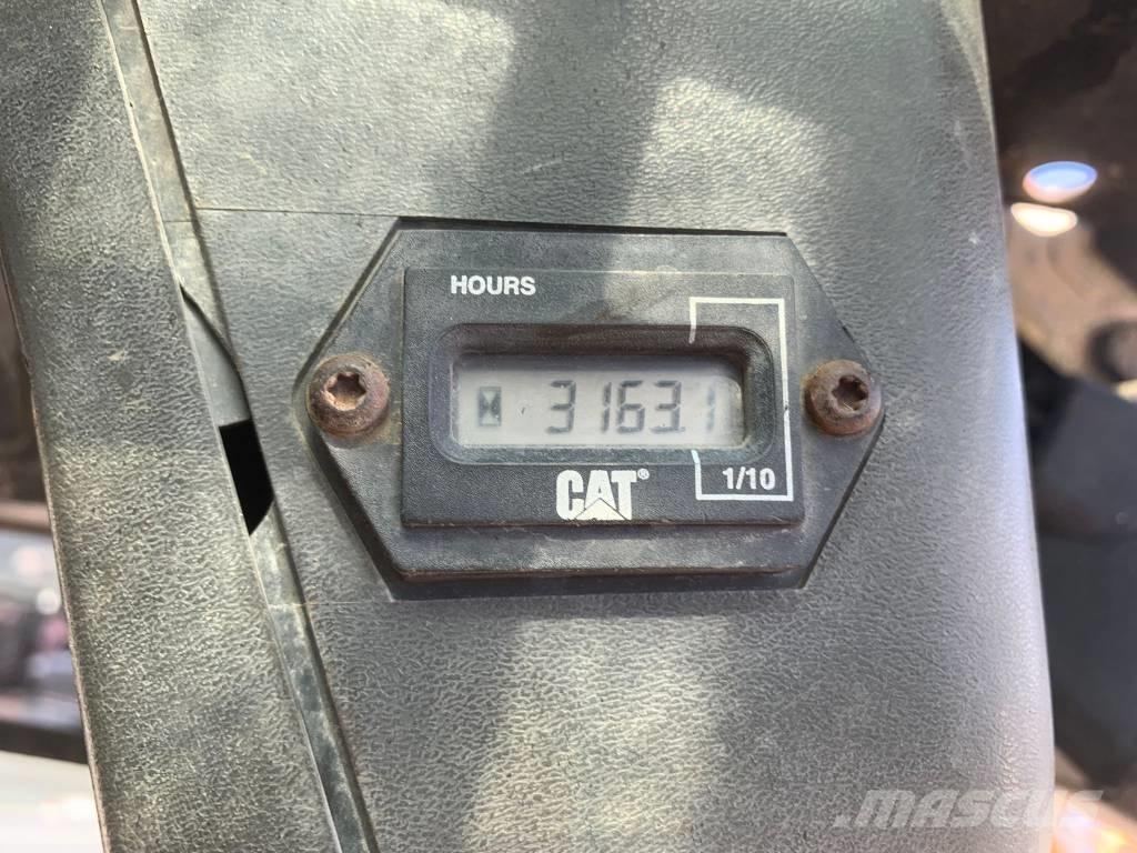 CAT 277 Kompaktlaadurid