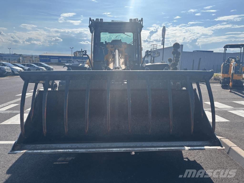 JCB TM 320 S Põllumajanduslikud teleskoopkäitlejad