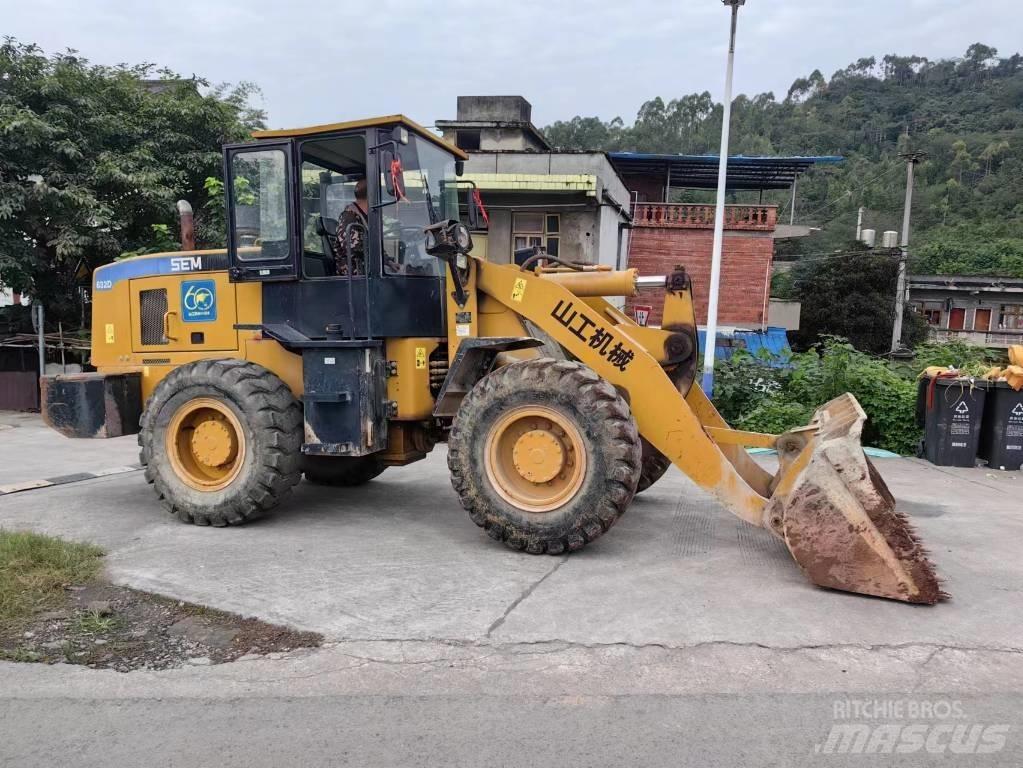 SEM 632D Rataslaadurid