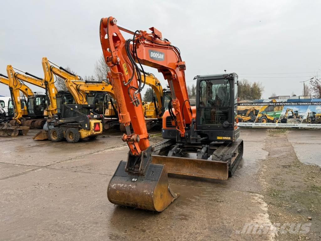Doosan DX 85 R Väikeekskavaatorid 7t-12t