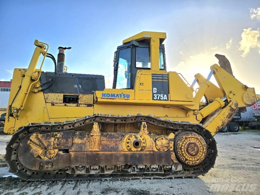 Komatsu D 375 A-1 Buldooserid