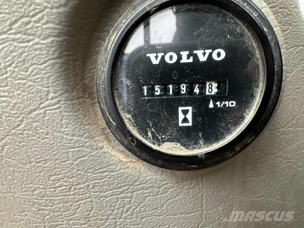 Volvo EC 160 EL Roomikekskavaatorid