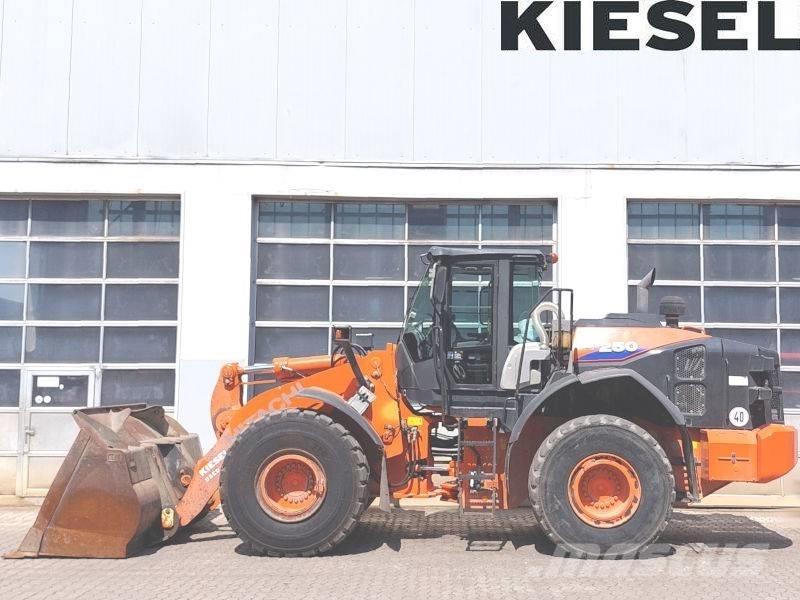 Hitachi ZW 250-6 Rataslaadurid
