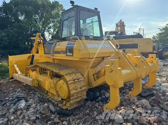 Komatsu D 85 EX Buldooserid