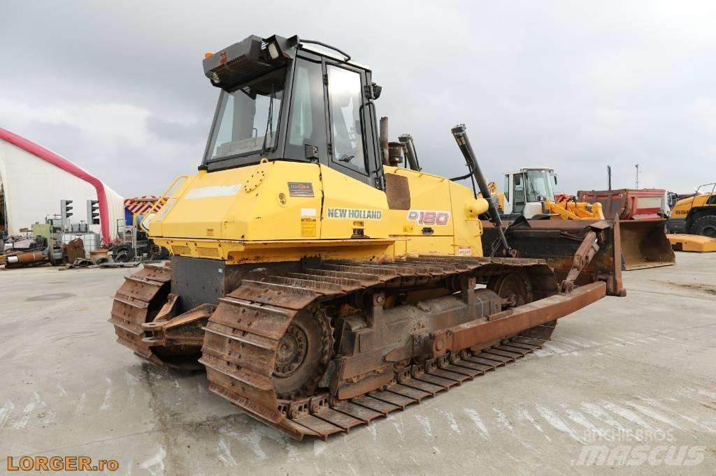 New Holland D 180 Buldooserid