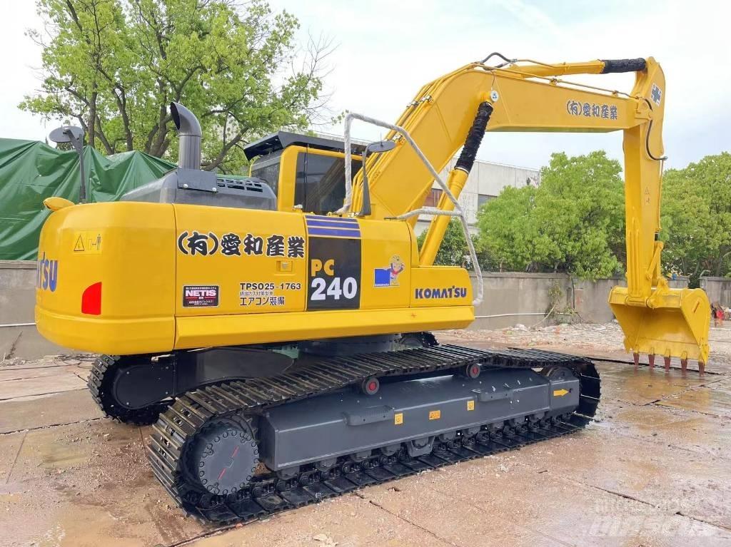 Komatsu PC 240LC-8 Roomikekskavaatorid