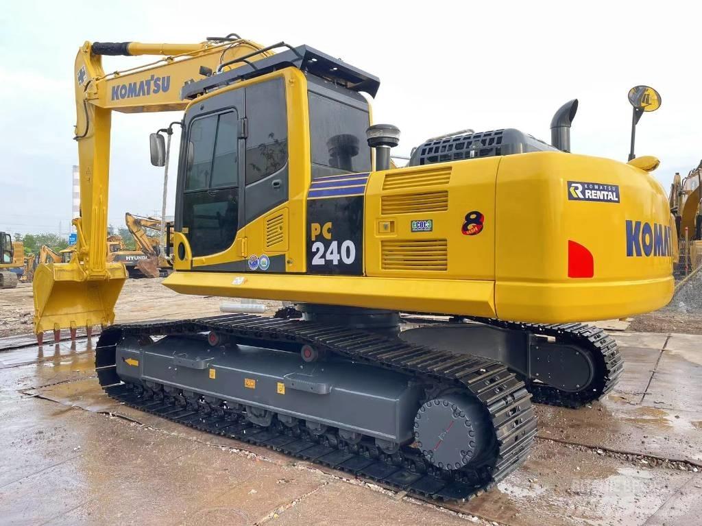 Komatsu PC 240LC-8 Roomikekskavaatorid