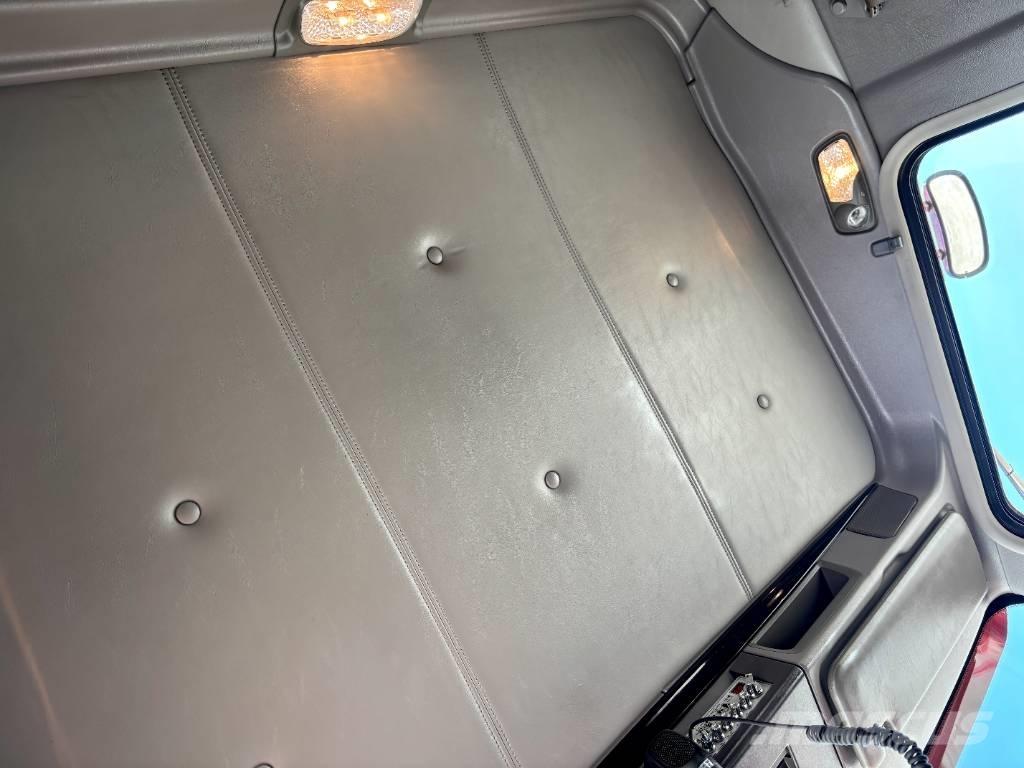 Kenworth W 900 Sadulveokid