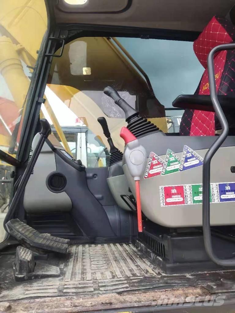 Komatsu 220-8 Roomikekskavaatorid