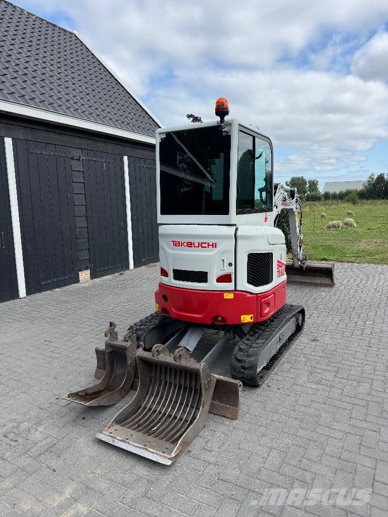 Takeuchi TB 325 R Miniekskavaatorid < 7 t