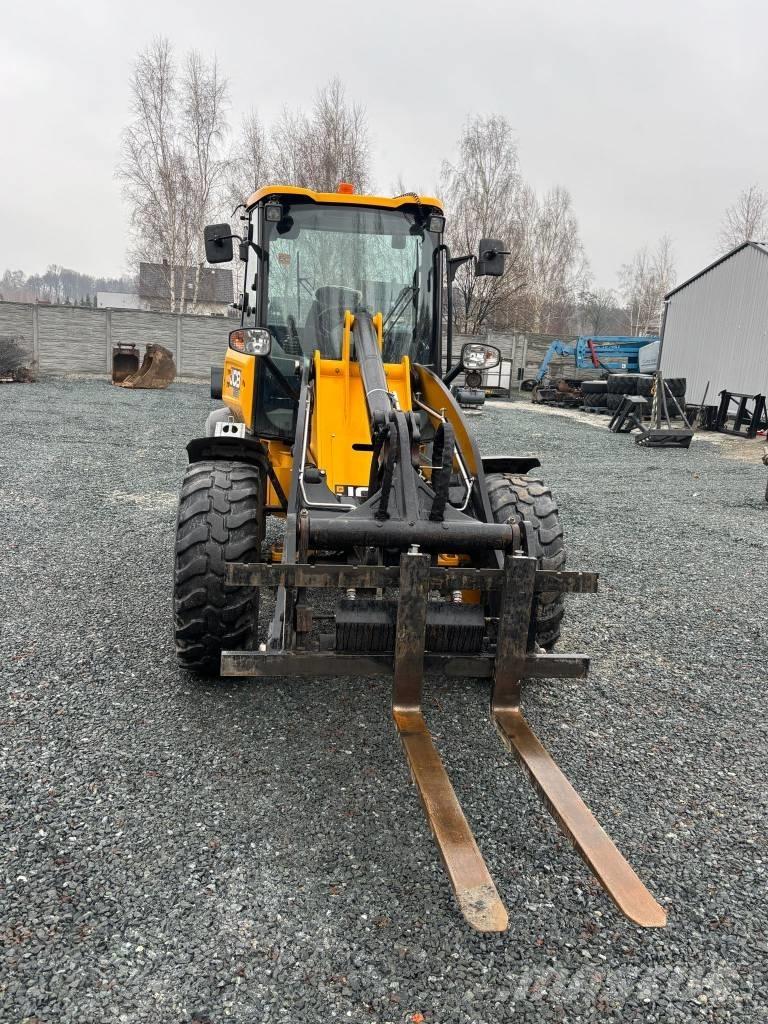 JCB 409SV Rataslaadurid