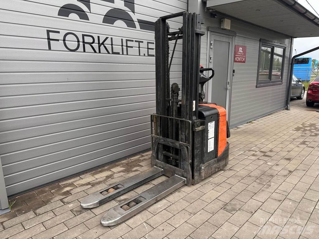 BT SPE125 Järelkäidavad virnastajad