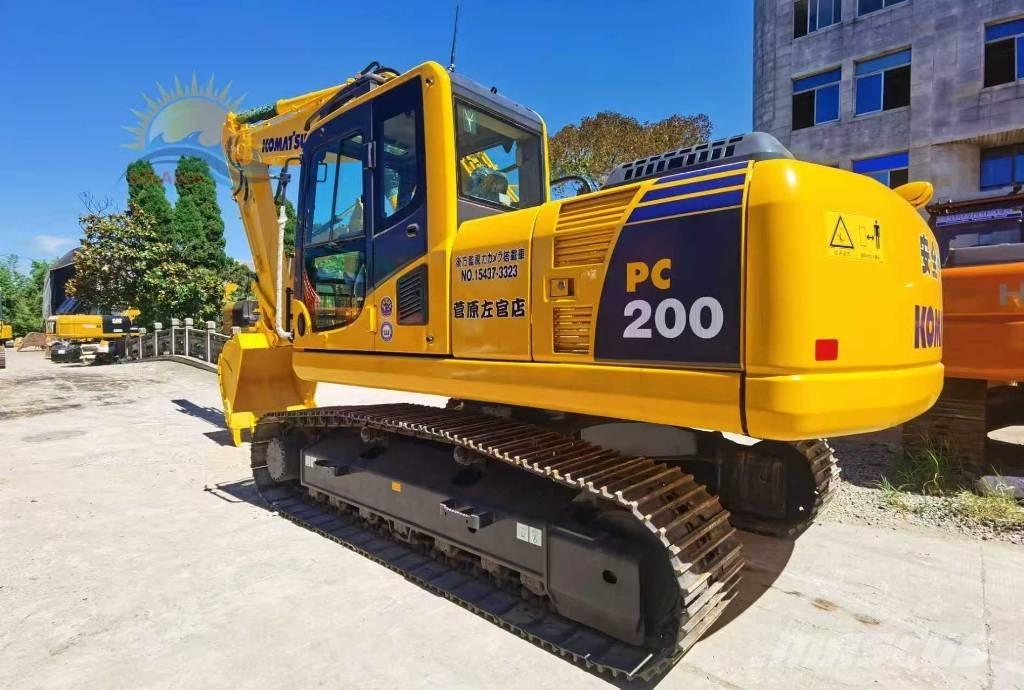 Komatsu PC 200-8 Roomikekskavaatorid