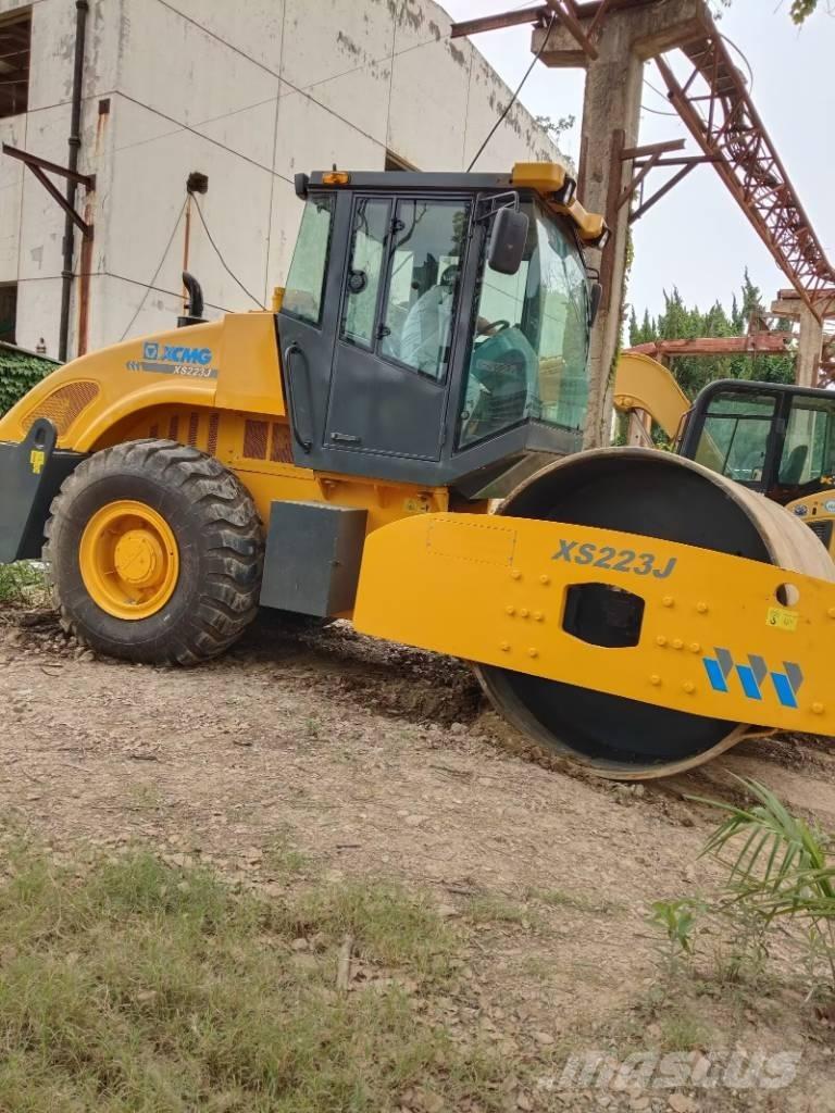 XCMG XS 223 J Ühe trumliga rullid