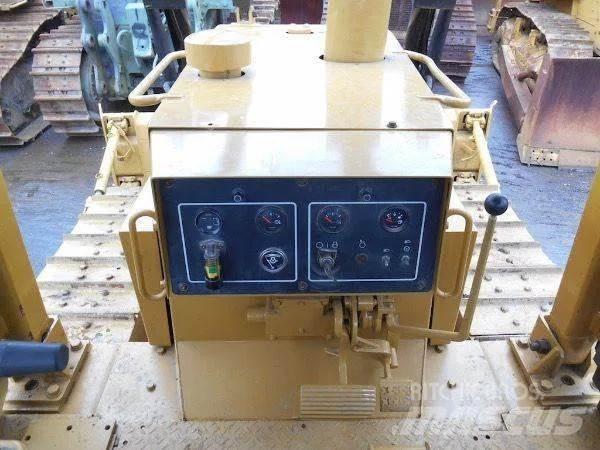 CAT D6G Buldooserid