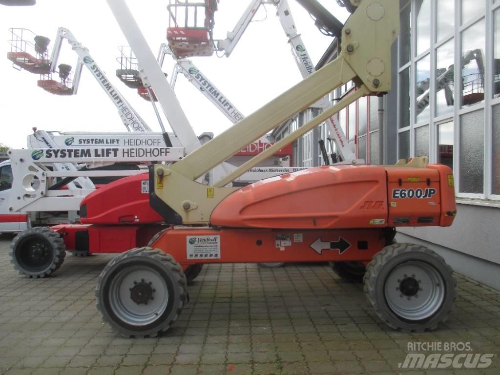 JLG E 600 JP Iseliikuvad poomtõstukid
