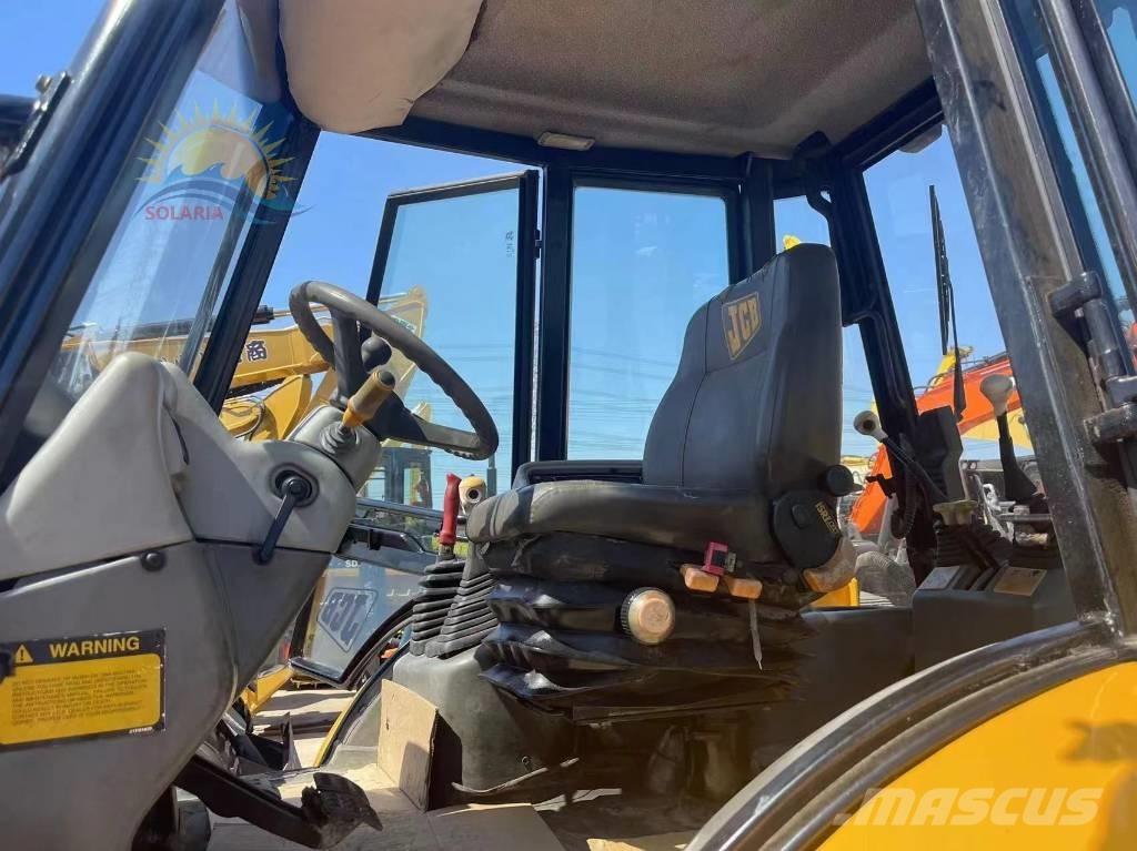 JCB 4CX Ekskavaatorlaadurid