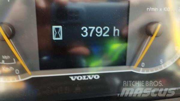 Volvo A 30 G Liigendraamiga pinnaseveokid