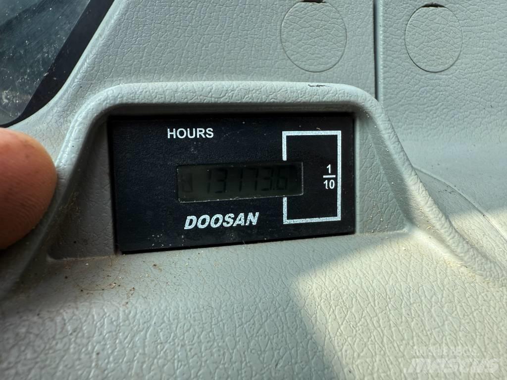 Doosan DX 255 LC-5 Roomikekskavaatorid