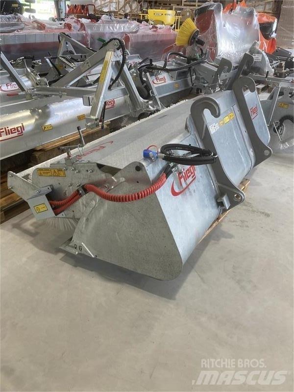 Fliegl Power Pro 260 Tänavapuhastusmasinad