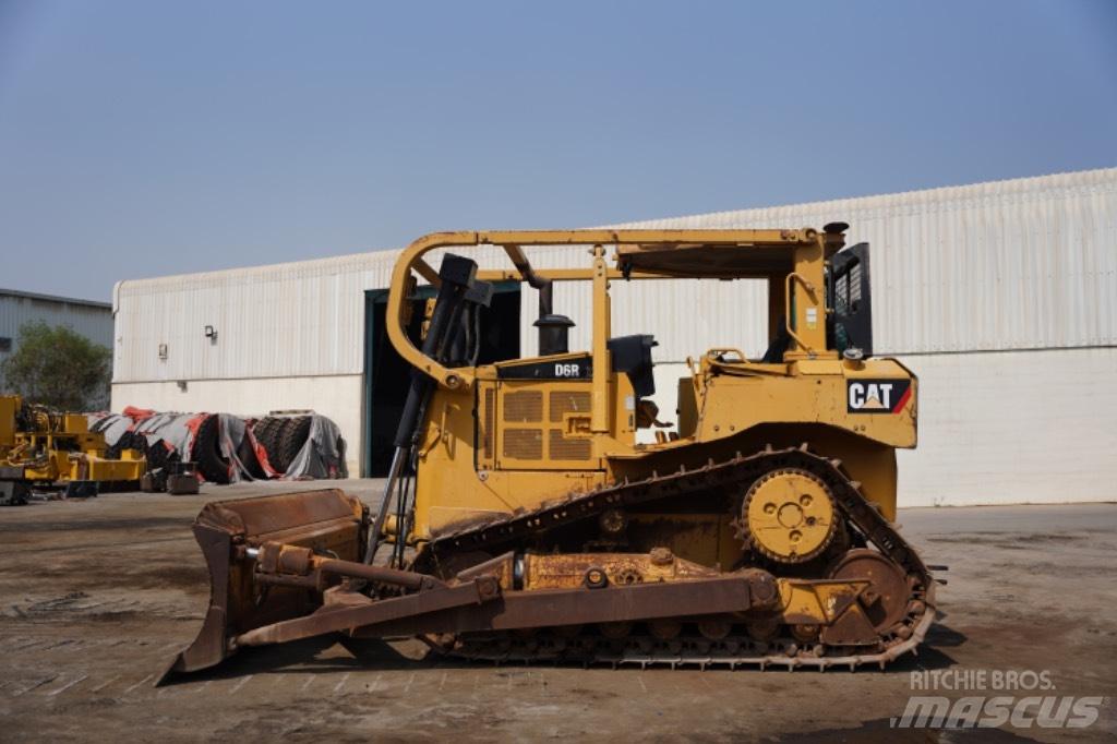 CAT D 6 R Buldooserid