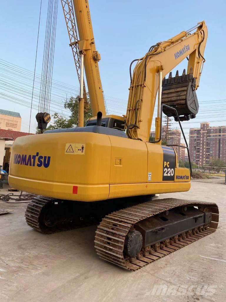 Komatsu PC 220 Roomikekskavaatorid