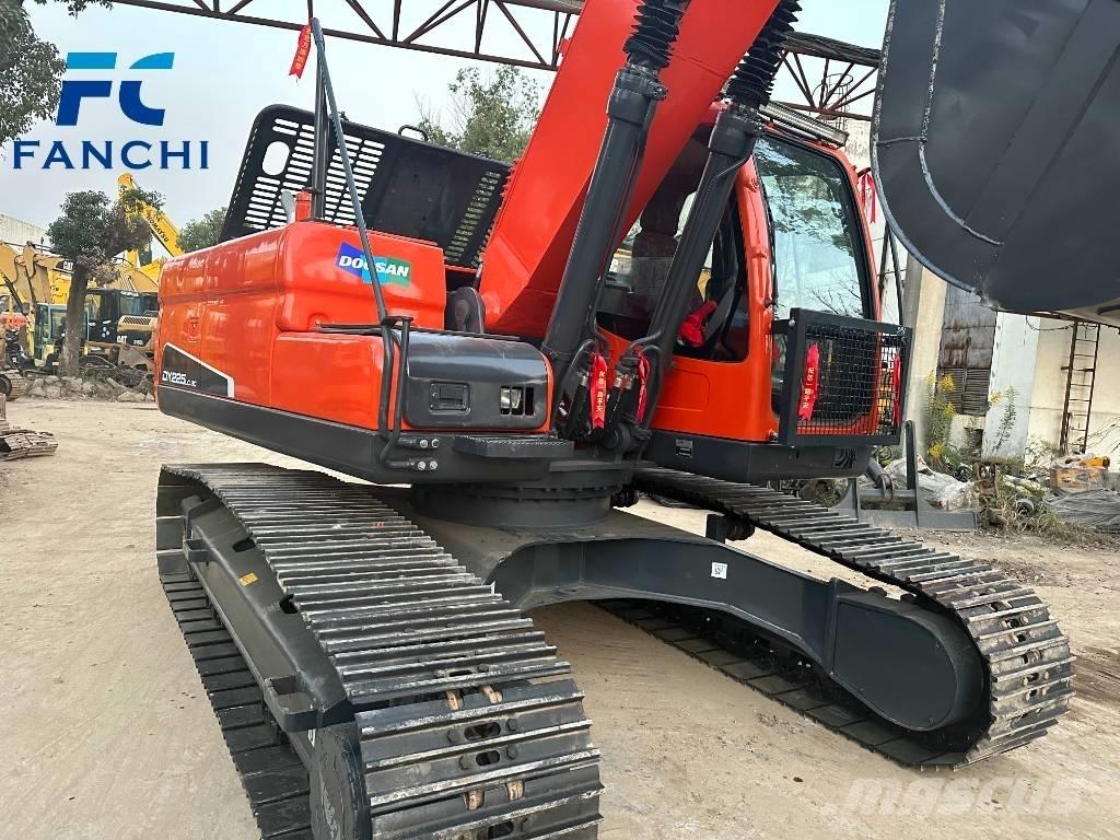 Doosan DX 225 LC Roomikekskavaatorid