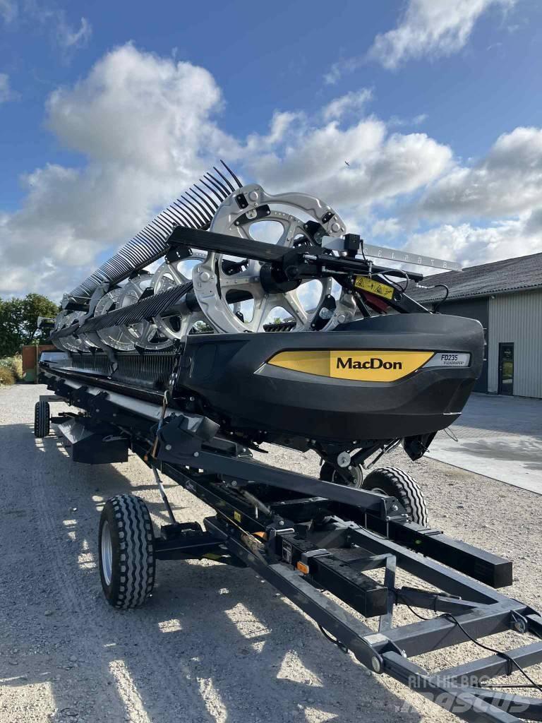 MacDon FD235 Kombainide heedrid