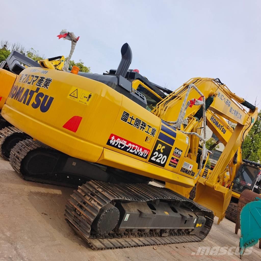 Komatsu PC 220-7 Roomikekskavaatorid