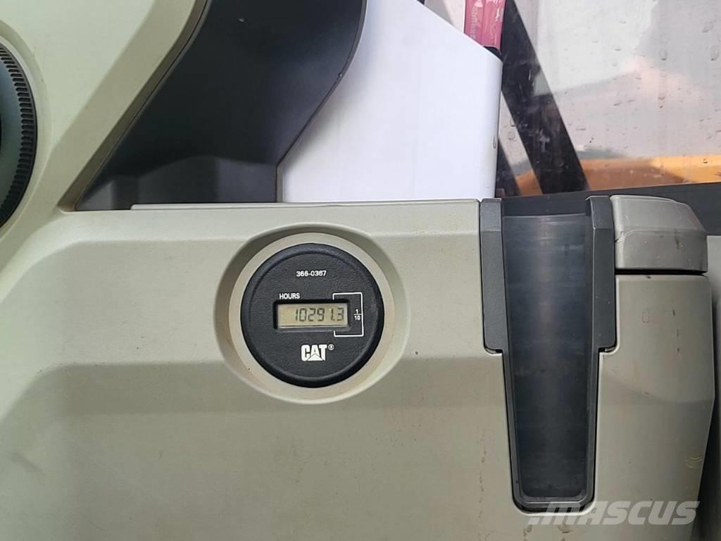 CAT 330FL Roomikekskavaatorid