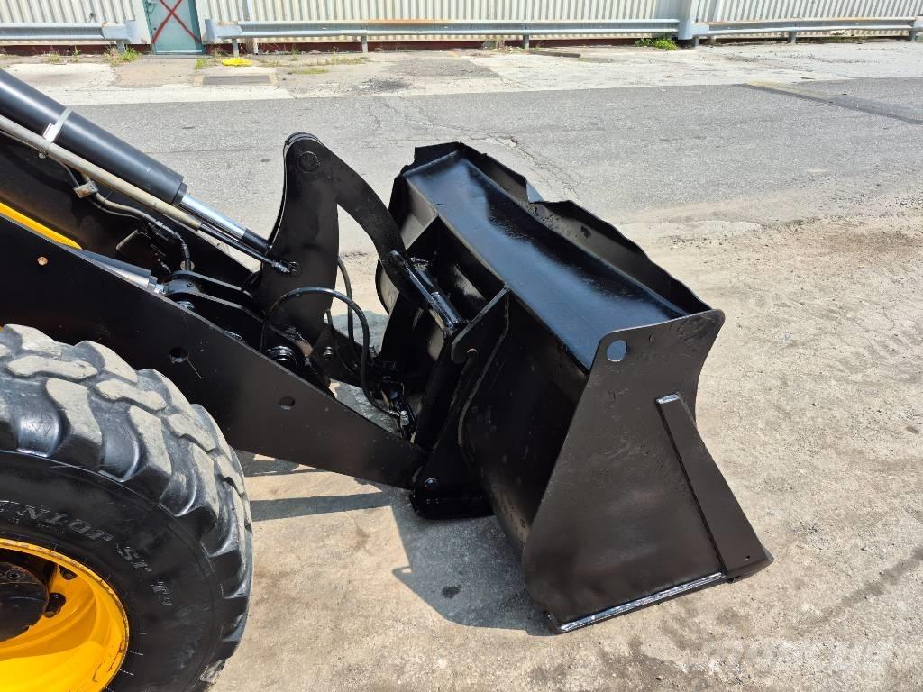 JCB 407 Rataslaadurid