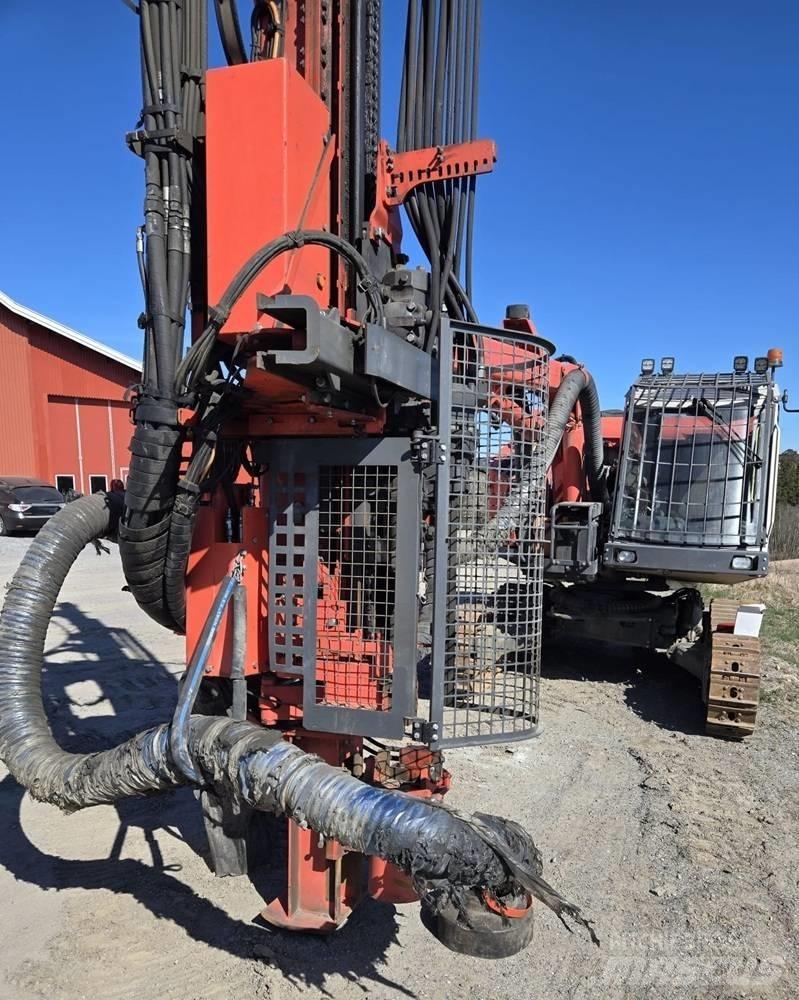 Sandvik Ranger DX800 Tunneli-ja maa-aluse kavanduse puurid