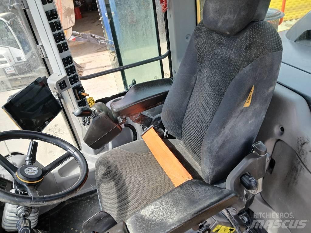 Volvo L 220 H Rataslaadurid
