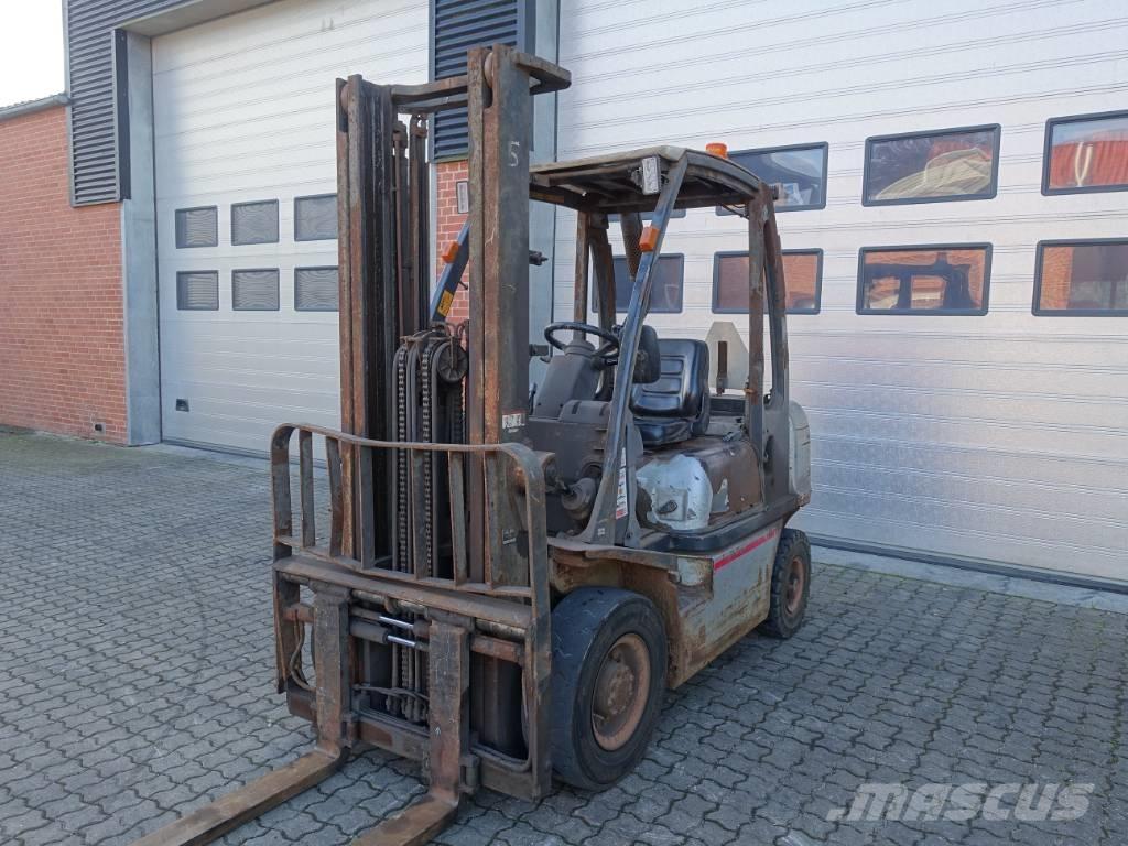 Nissan Y1D2A200 Diiseltõstukid