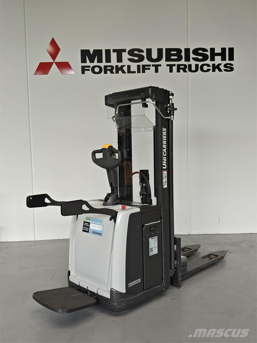 Atlet PSP160 Platvormiga virnastajad